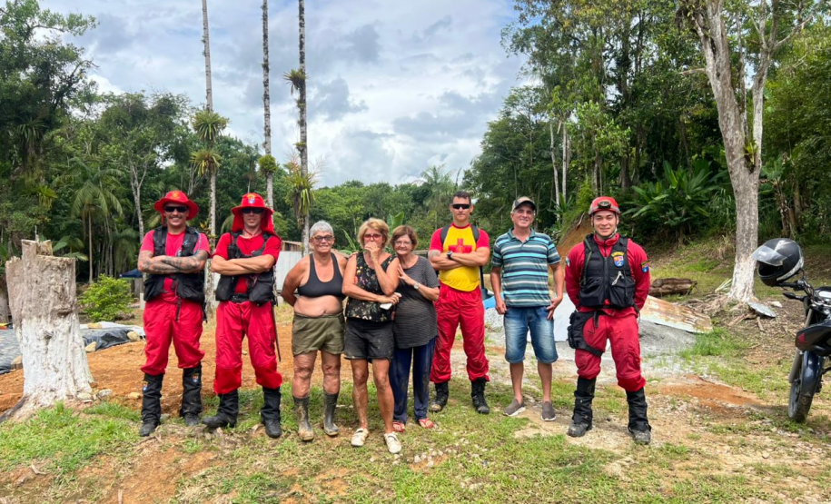 Corpo de Bombeiros localiza três mulheres desaparecidas em área de mata no Litoral do Paraná
