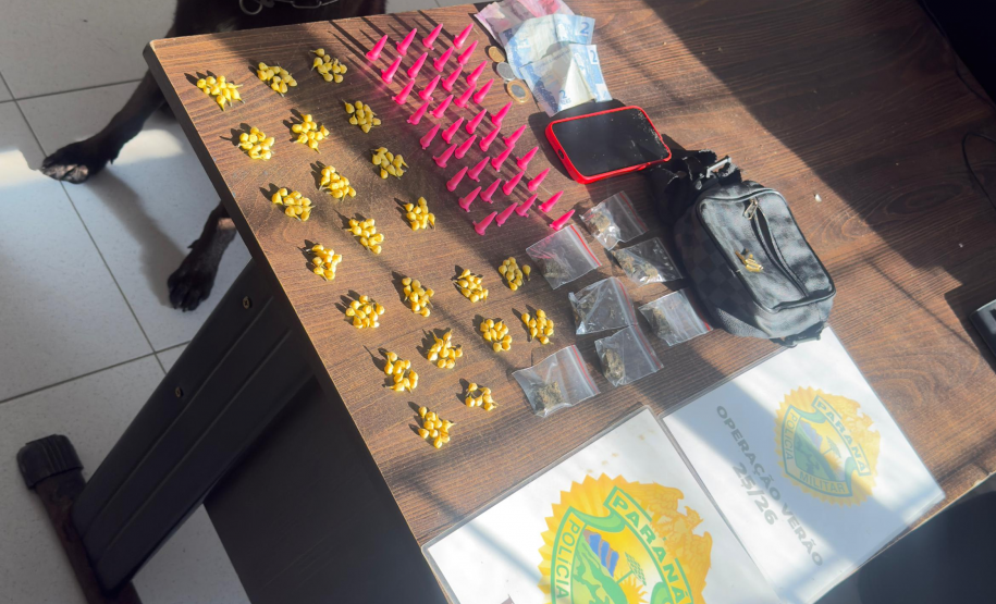 PMPR faz apreensão de 216 pedras de crack e prende suspeito de tráfico em Matinhos