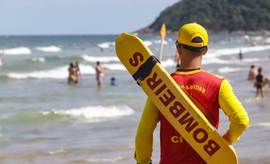 Bombeiros reforçam segurança para shows do Verão Maior Paraná na Ilha do Mel