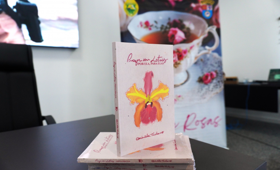 PMPR promove encontro “Chá de Rosas” e debate identidade feminina entre policiais militares