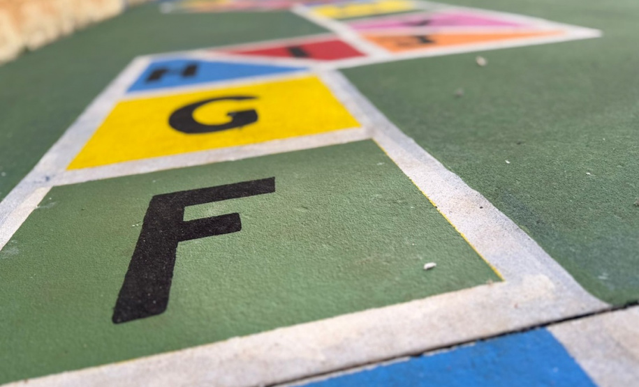 Projeto lúdico para acolhimento de crianças durante visitas a apenados reforça o papel da família na reinserção social