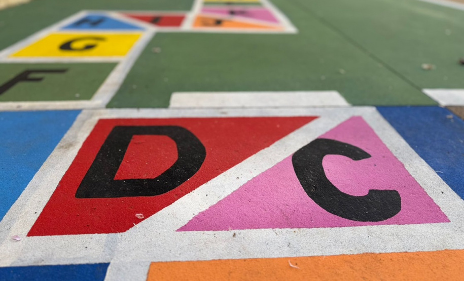 Projeto lúdico para acolhimento de crianças durante visitas a apenados reforça o papel da família na reinserção social