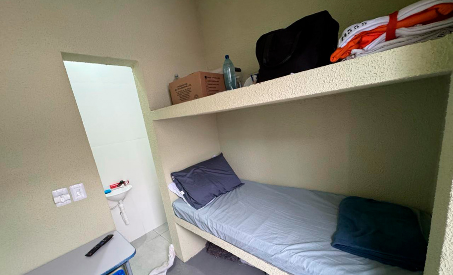 Secretaria da Segurança Pública divulga novas imagens da cela de Filipe Martins em Ponta Grossa