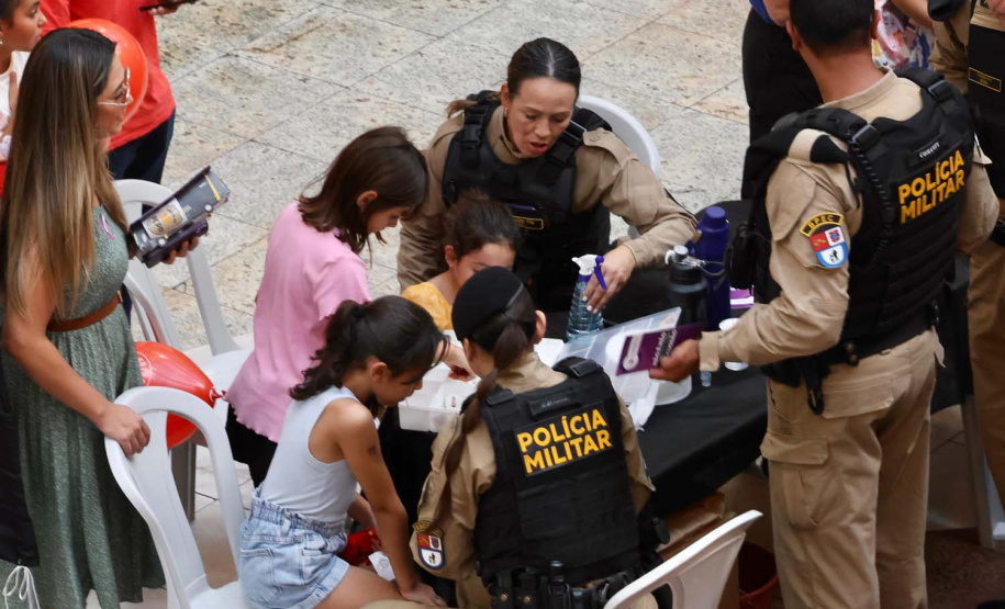Sinal silencioso que salva vidas integra ação da Segurança Pública no Mês da Mulher