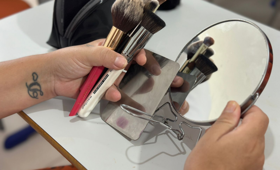 Estado leva capacitação em beleza e empreendedorismo a apenadas em Piraquara