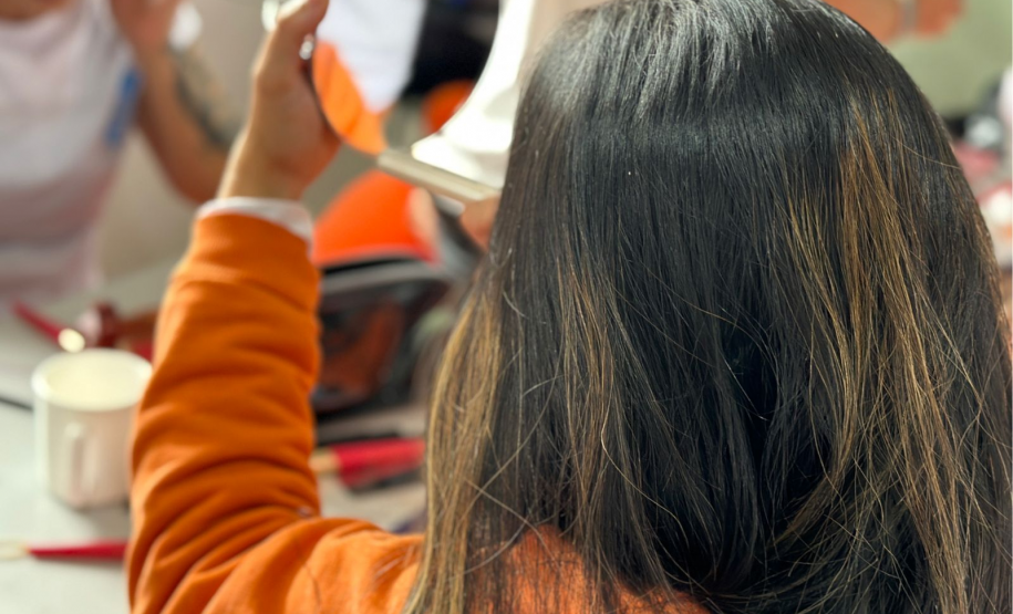 Estado leva capacitação em beleza e empreendedorismo a apenadas em Piraquara