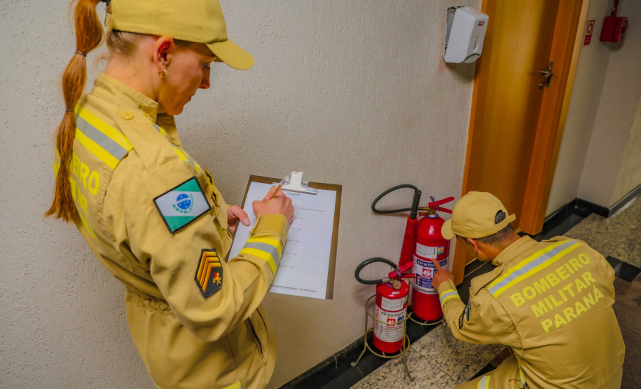 Bombeiros orientam a população sobre emergências em casas noturnas, cinemas e teatros