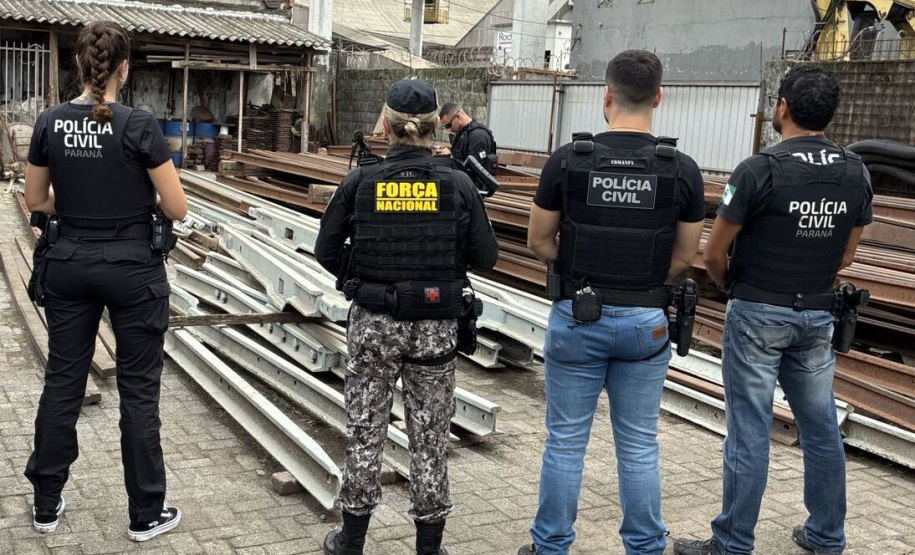 PCPR e Força Nacional apreendem 50 toneladas de materiais furtados de ferrovia de Paranaguá