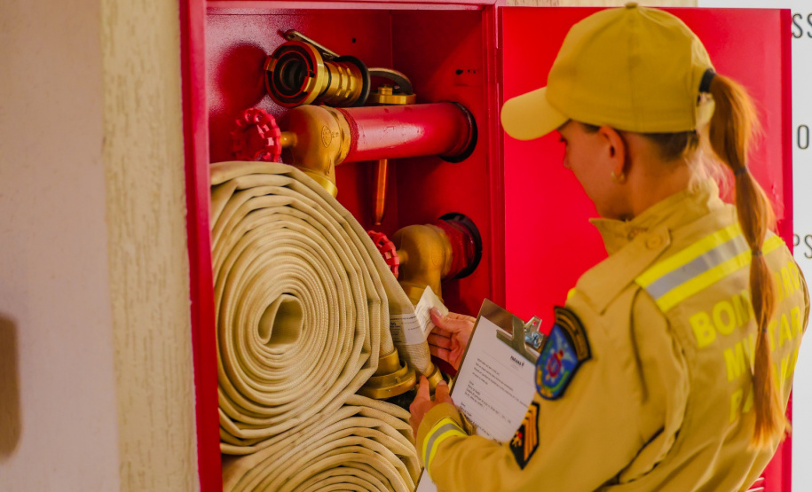 Bombeiros orientam a população sobre emergências em casas noturnas, cinemas e teatros