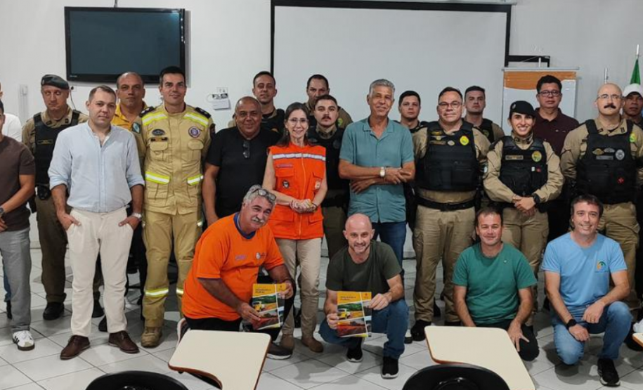 Reunião do CONSEG em Cerro Azul reúne comunidade e forças de segurança durante a Missão Paraná V