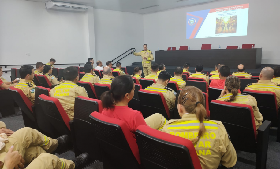 Bombeiros do Paraná recebem capacitação para atendimento a pessoas autistas em ocorrências