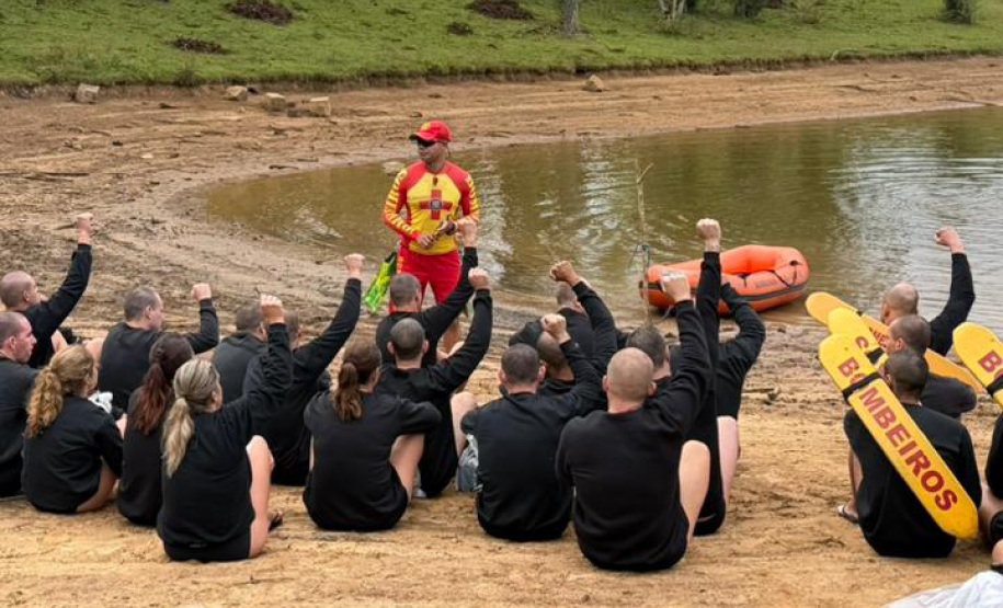 Recém-aprovados, cadetes iniciam preparação para reforçar o efetivo do Corpo de Bombeiros no Paraná