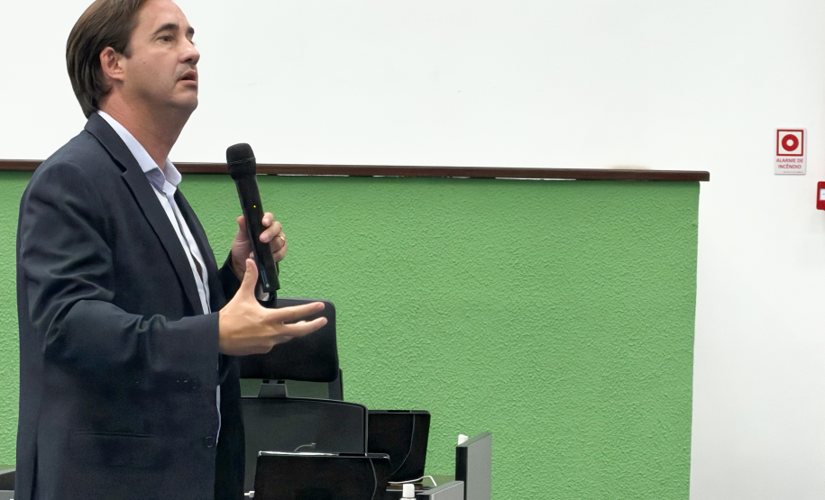 Estado reúne autoridades em Pinhais para fortalecer proteção à mulher e prevenção às drogas