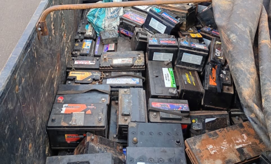 PMPR apreende quase 12 toneladas de baterias e detém motorista por crime ambiental em Vitorino
