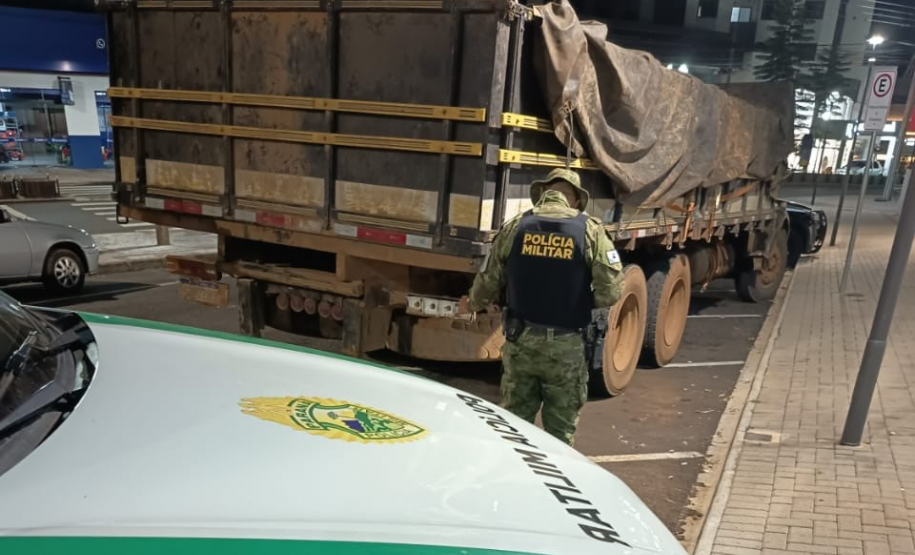 PMPR apreende quase 12 toneladas de baterias e detém motorista por crime ambiental em Vitorino