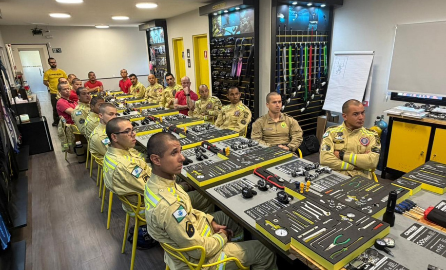 Bombeiros formam nova turma de mergulhadores para atuação em diferentes regiões do Paraná