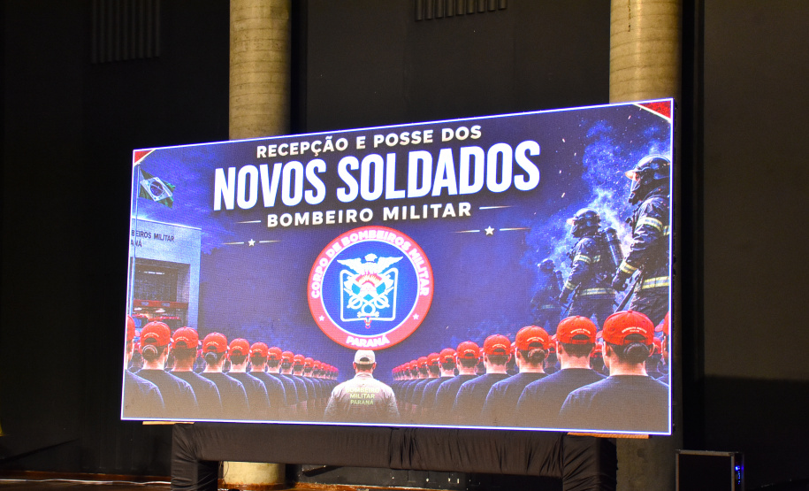 Corpo de Bombeiros inicia formação da maior turma de soldados da história