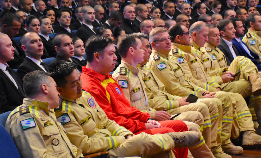 Corpo de Bombeiros inicia formação da maior turma de soldados da história