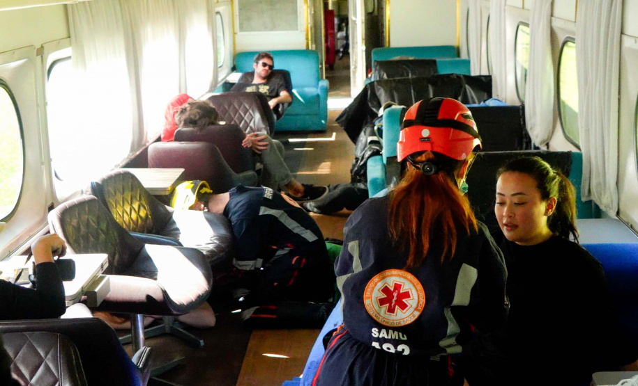 Bombeiros realizam simulado de descarrilamento de trem com múltiplas vítimas na Serra do Mar