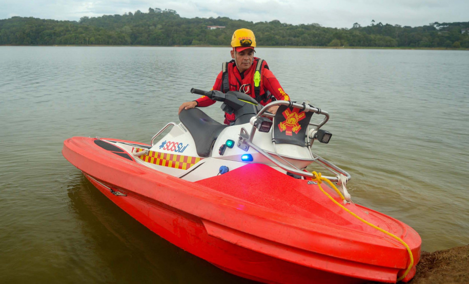 Inéditas no Brasil: Bombeiros passam a ter motoaquáticas de resgate em cenários extremos