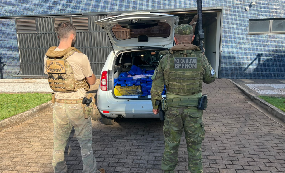 PMPR e PF interceptam veículo com quase 200 quilos de maconha em Terra Roxa