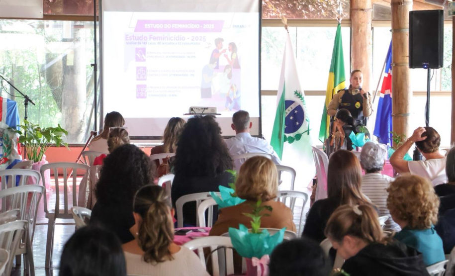 Palestra em Mandaguari fortalece integração entre comunidade e forças de segurança no combate à violência contra a mulher