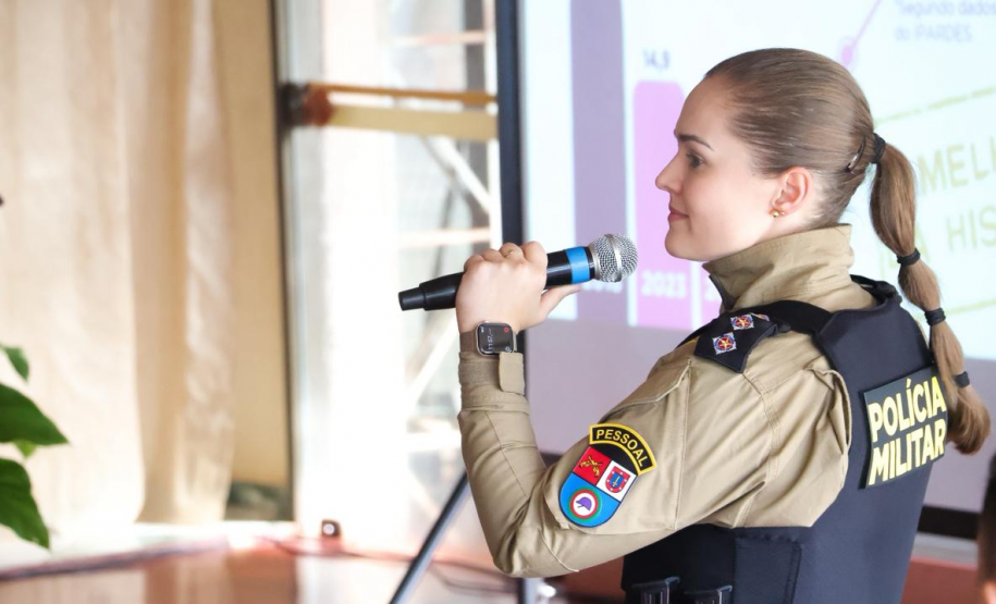 Palestra em Mandaguari fortalece integração entre comunidade e forças de segurança no combate à violência contra a mulher
