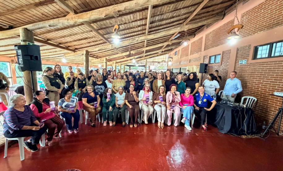 Palestra em Mandaguari fortalece integração entre comunidade e forças de segurança no combate à violência contra a mulher