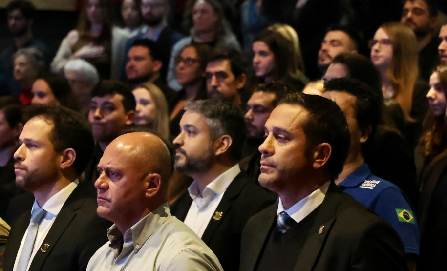 Posse de 136 novos peritos e técnicos reforça atuação da Polícia Científica do Paraná
