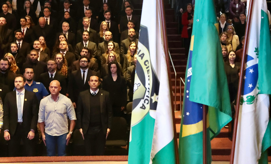 Posse de 136 novos peritos e técnicos reforça atuação da Polícia Científica do Paraná