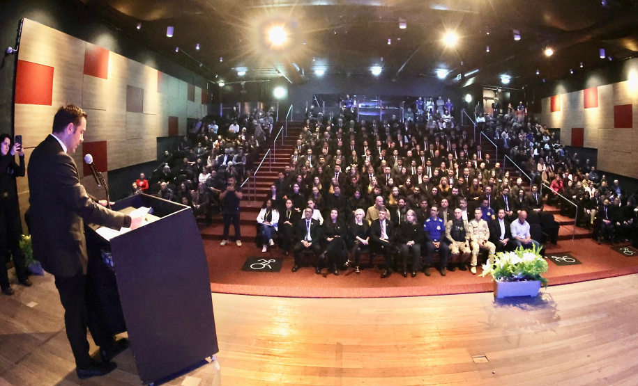 Posse de 136 novos peritos e técnicos reforça atuação da Polícia Científica do Paraná
