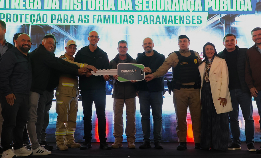 Estado entrega 24 viaturas para reforçar segurança em São José dos Pinhais e região
