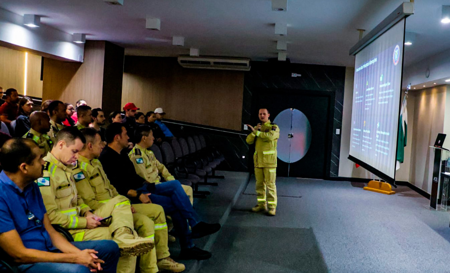 Palestra do Corpo de Bombeiros aborda novas normas de segurança contra incêndio