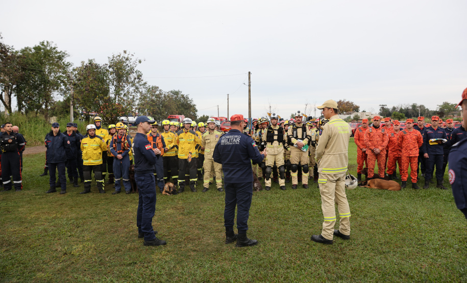 Bombeiros do Paraná participam de simulado com corporações de SC e RS para resposta a desastres