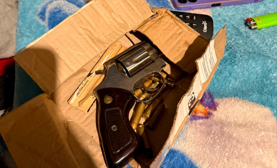 PCPR apreende armas, drogas e R$ 78 mil em operação contra grupo criminoso em Curitiba