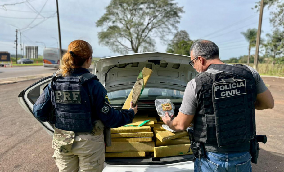Em ação conjunta, PCPR e PRF apreendem 400 kg de maconha em Santa Terezinha do Itaipu