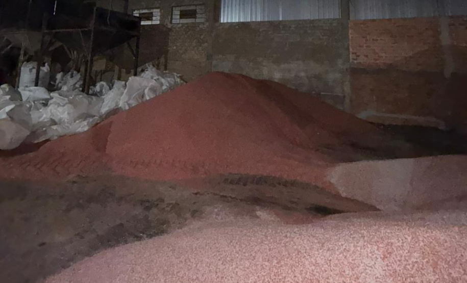 PCPR prende 7 e apreende maquinário para adulteração de fertilizantes em Ponta Grossa