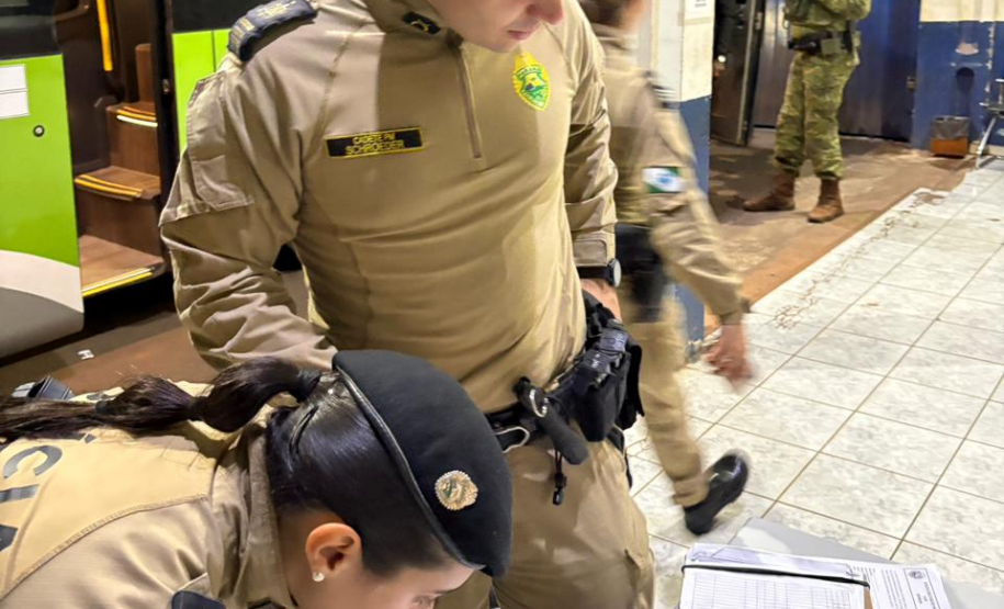 Em Guaíra, cadetes da PMPR vivenciam a rotina operacional do policiamento de fronteira