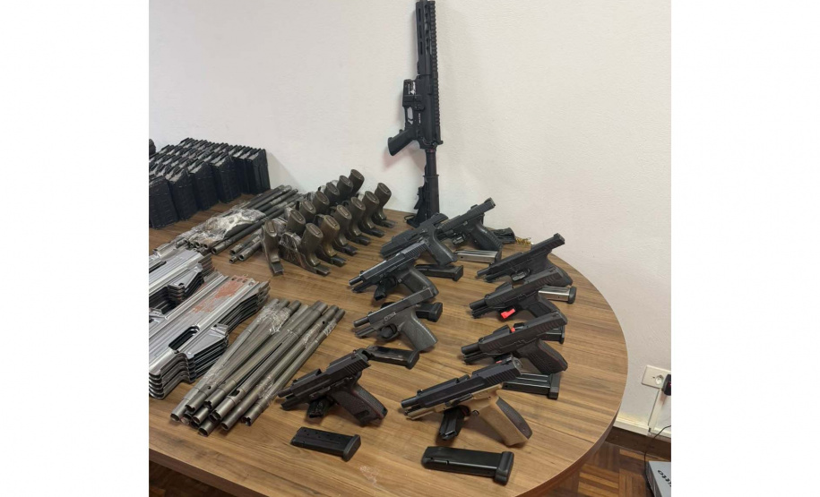 PCPR intercepta drogas e armas avaliadas em R$ 22 milhões em Campo Largo