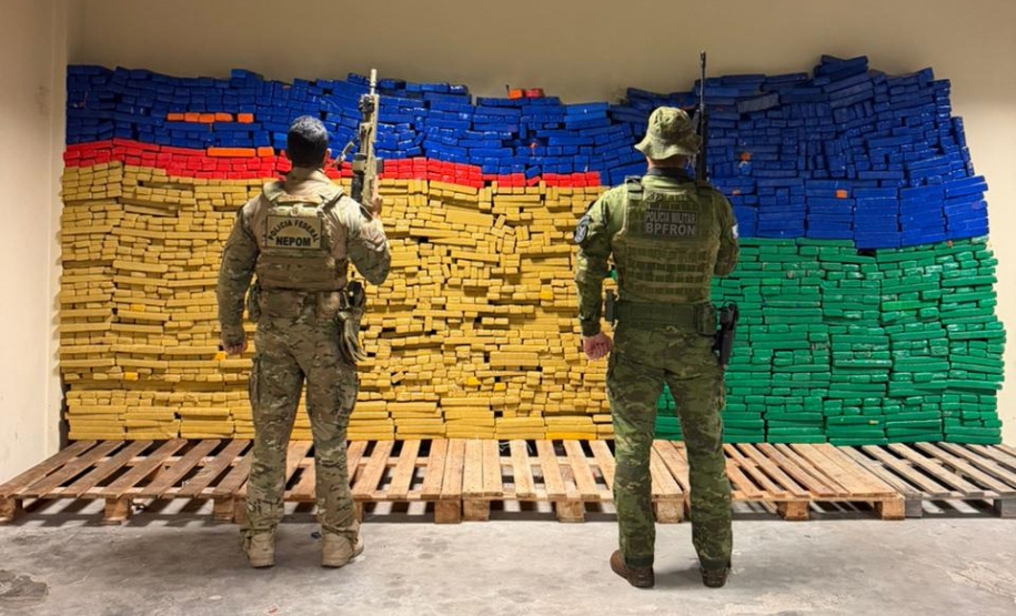 Ações integradas da PMPR e Polícia Federal apreendem 2,7 toneladas de maconha