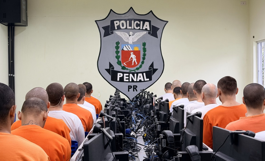 Aula Magna do Projeto A Liberdade Tem Asas leva ensino superior a mais de 400 apenados no Paraná