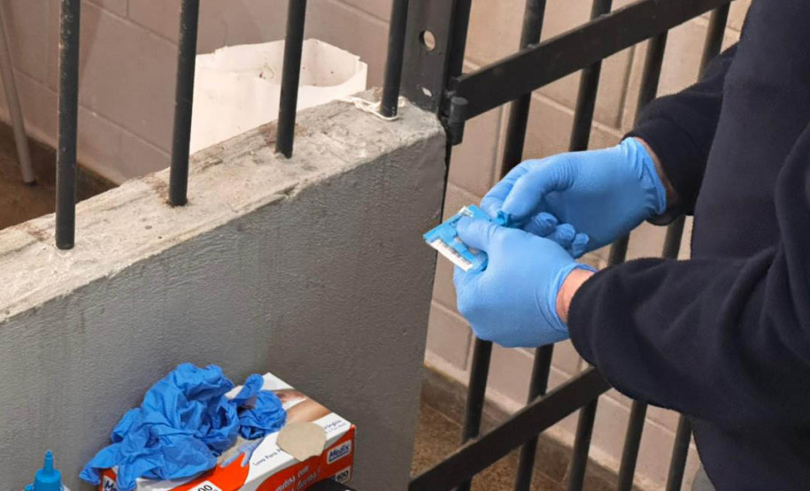 Custodiados em unidade penais de Foz do Iguaçu passam por coletas de DNA