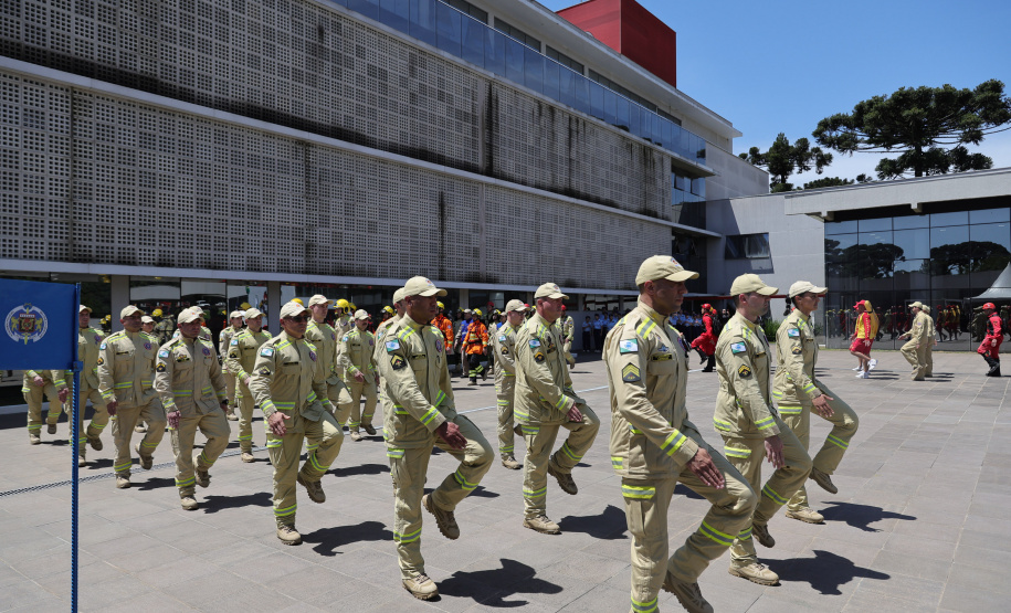 Corpo de Bombeiros Militar do Paraná celebra 114 anos em solenidade comemorativa
