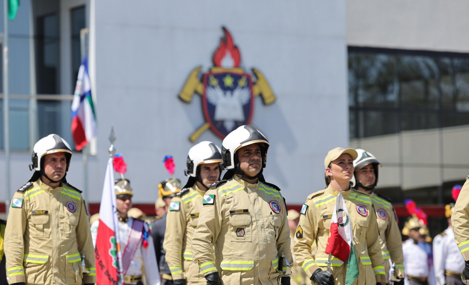 Corpo de Bombeiros Militar do Paraná celebra 114 anos em solenidade comemorativa