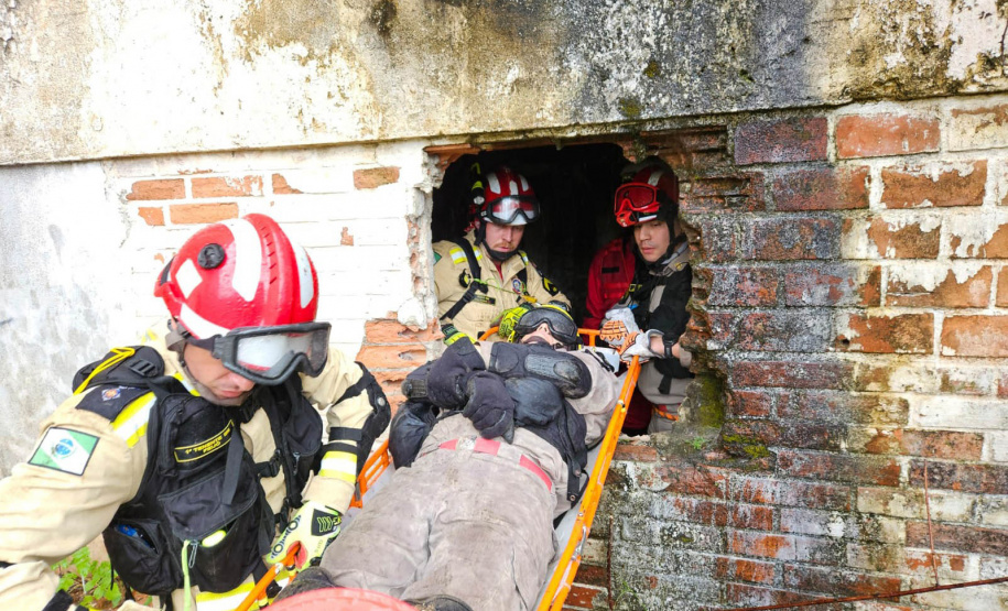 Bombeiros do Paraná concluem curso anual da Força-Tarefa de Resposta a Desastres