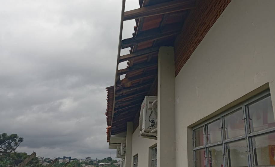 Escolas danificadas por temporal são reconstruídas com mão de obra prisional em Laranjeiras do Sul
