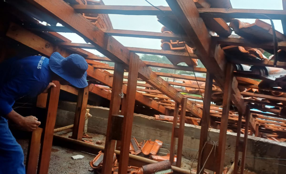 Escolas danificadas por temporal são reconstruídas com mão de obra prisional em Laranjeiras do Sul