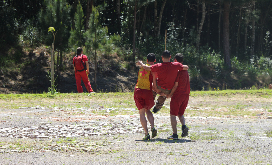 11-10-2019 No Limite corpo de Bombeiros. São José dos Pinhais, 11 de outubro de 2019. No Limite corpo de Bombeiros.