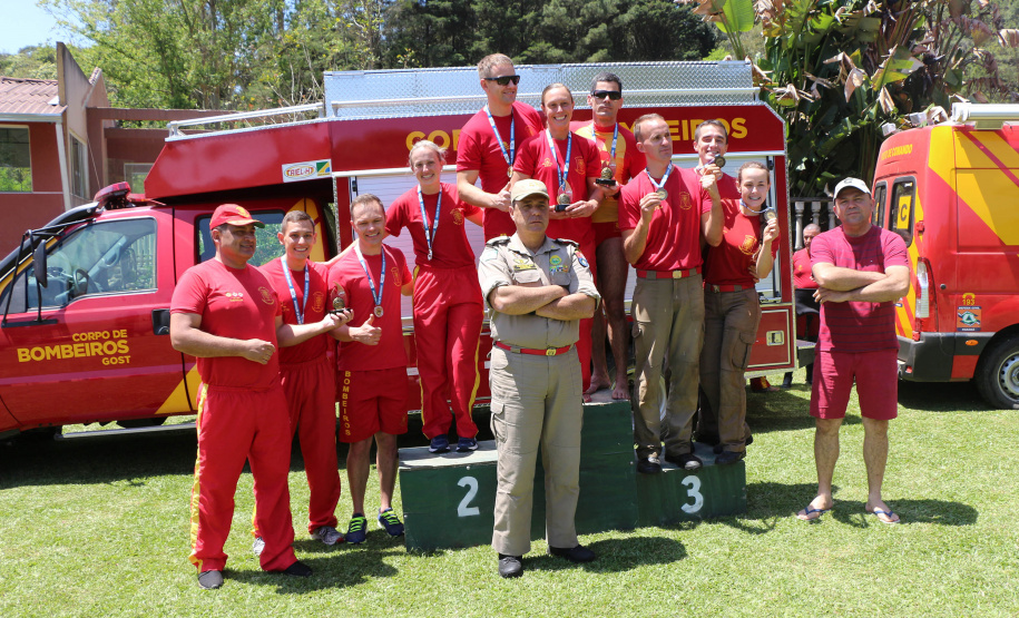 11-10-2019 No Limite corpo de Bombeiros. São José dos Pinhais, 11 de outubro de 2019. No Limite corpo de Bombeiros. Foto:1°, 2° e 3° Lugar categoria mixta.