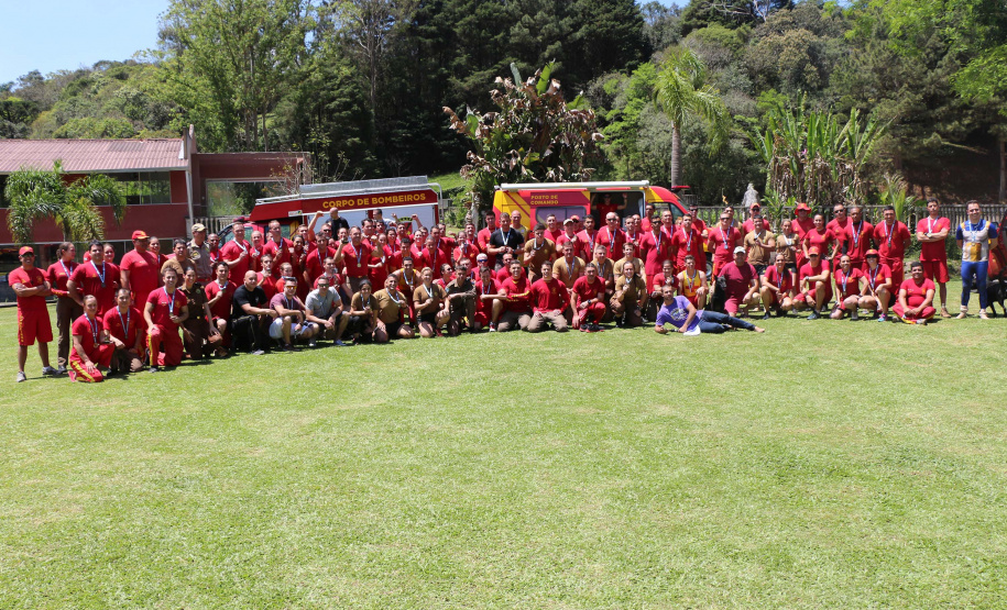 11-10-2019 No Limite corpo de Bombeiros. São José dos Pinhais, 11 de outubro de 2019. No Limite corpo de Bombeiros.